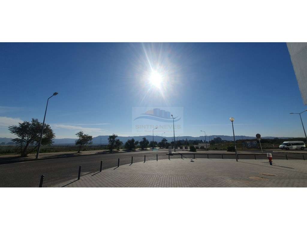 Fantástico T2 Novo a estrear com suíte elevador arrecadação e parqu... - Grande imagem: 3/44