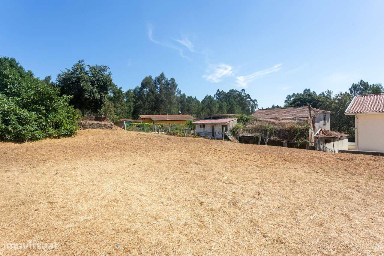 2 Moradias para restaurar, inseridas em um terreno de 2962m2, em Sandi-26