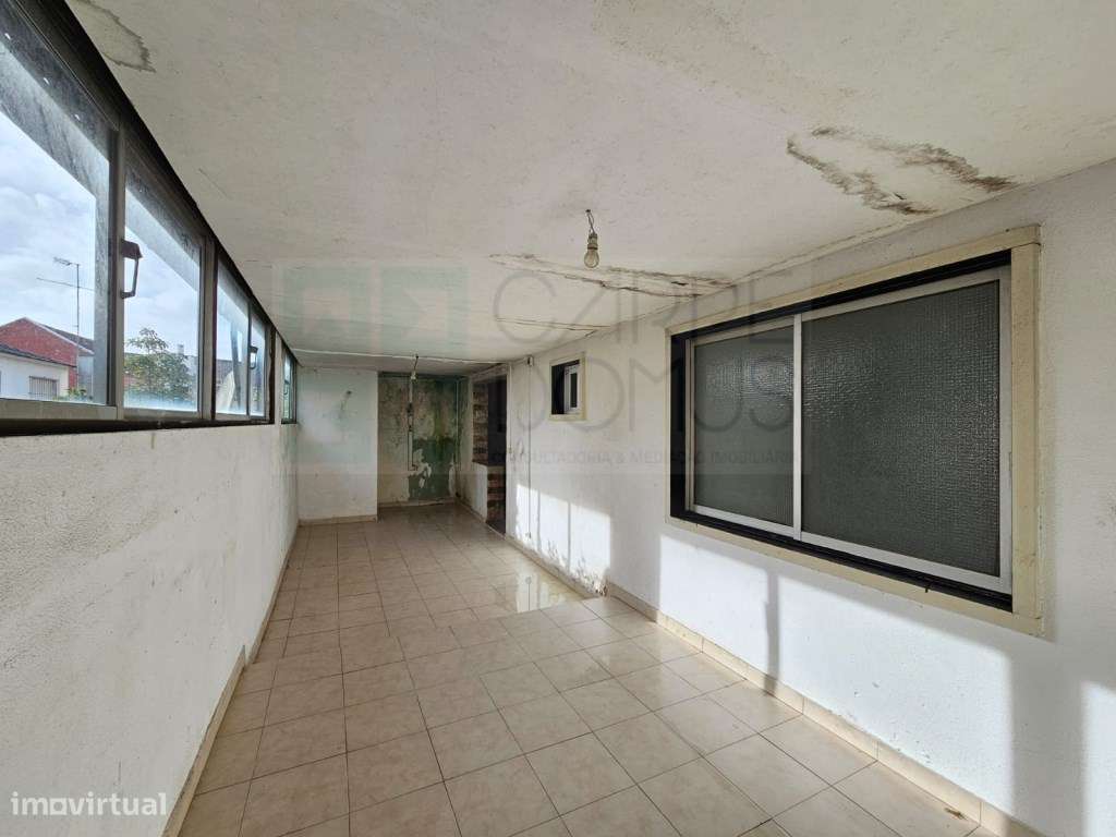 Prédio com Comércio e 2 apartamentos, em Mem Martins, Sintra-54