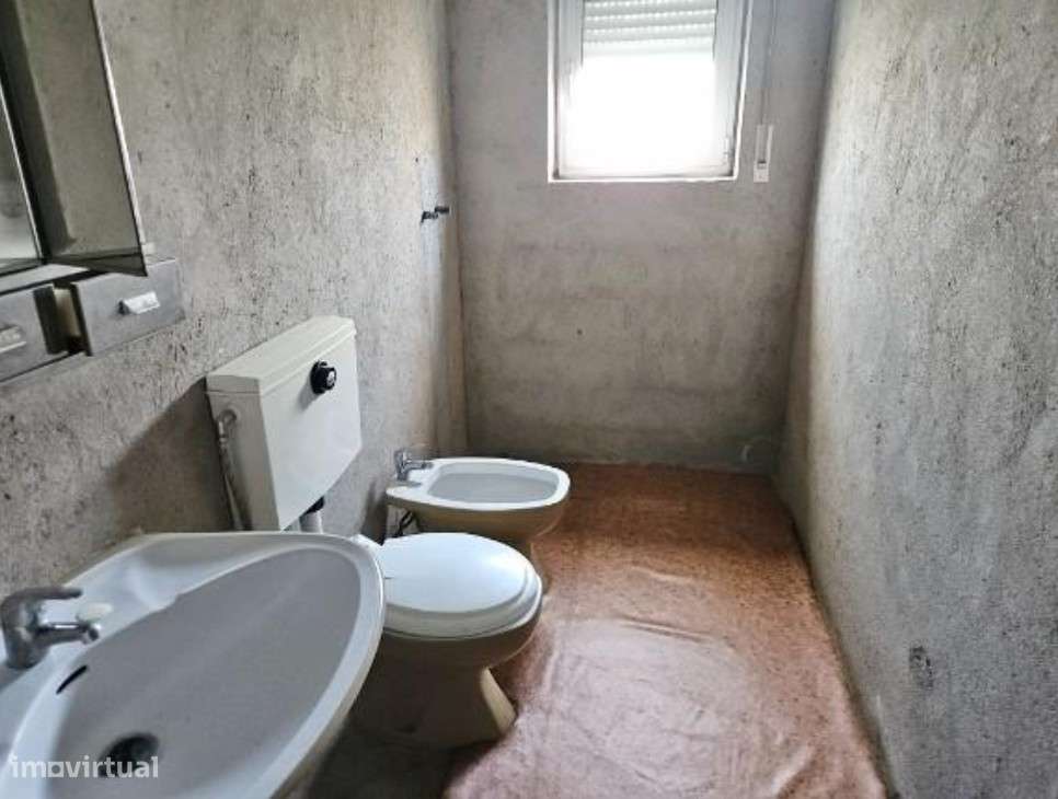 Moradia unifamiliar T3, situada no lugar da Ermida, Santa Cristina do - Grande imagem: 2/5