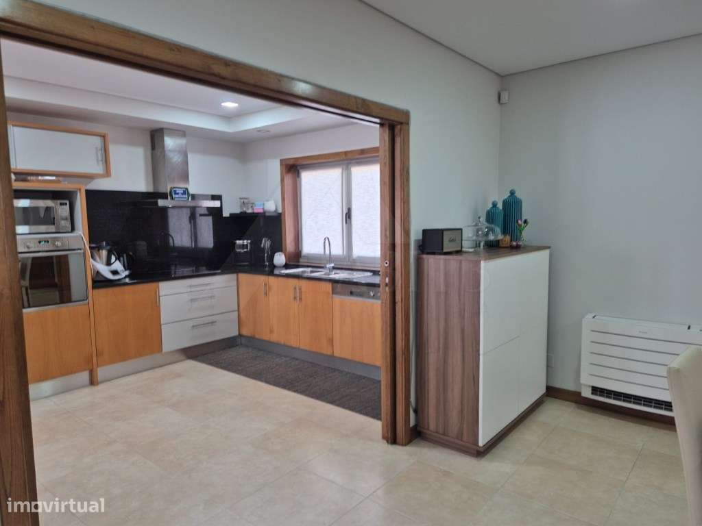 Moradia T4 com Suite, Jardim e Garagem - Centro de Ponte de Lima-26