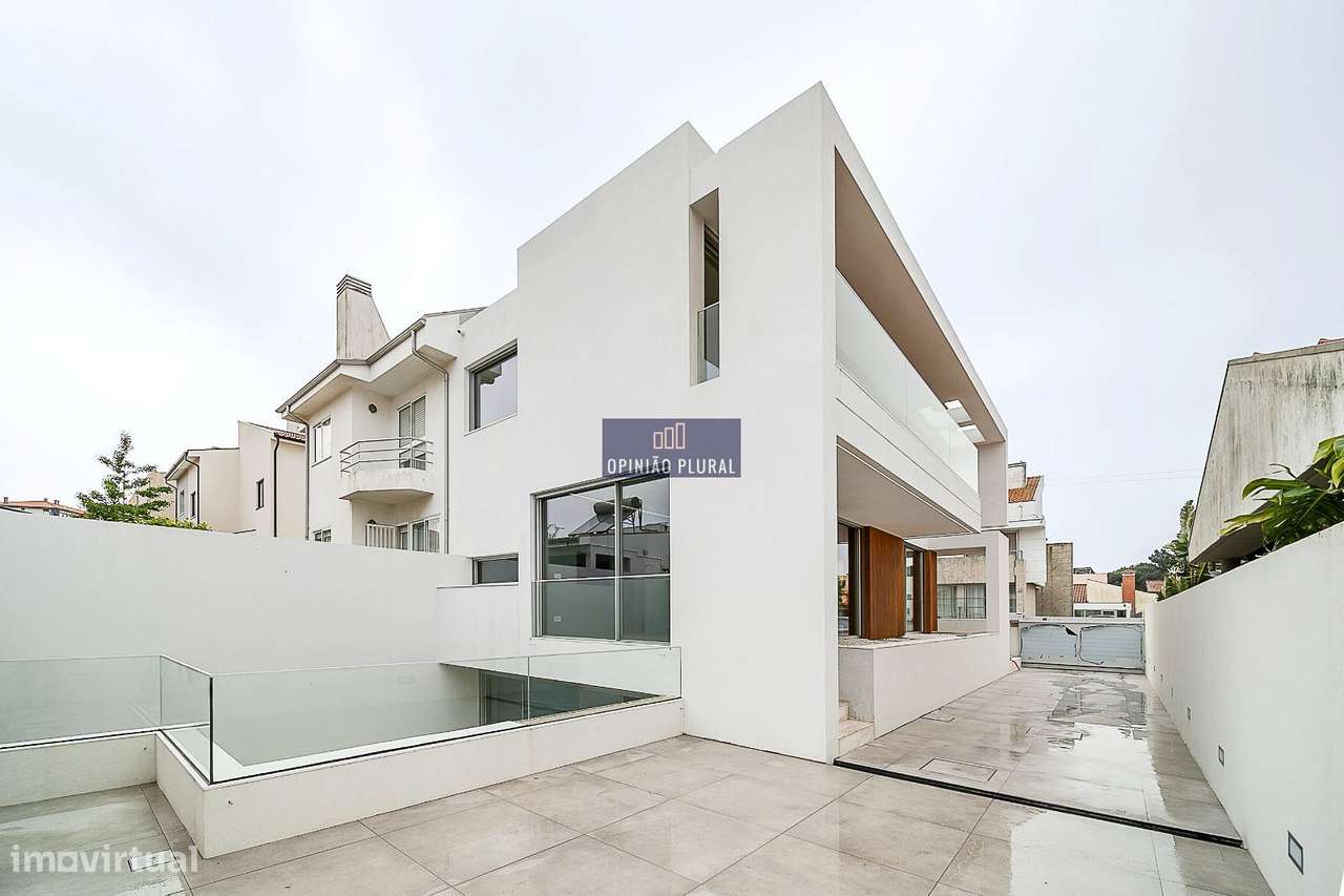 Espaçosa Moradia T4 com Escritório e Piscina - Pronta a Habitar-34