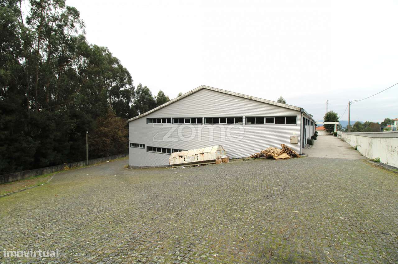 PAVILHÃO c/ 2000m2 FELGUEIRAS-6