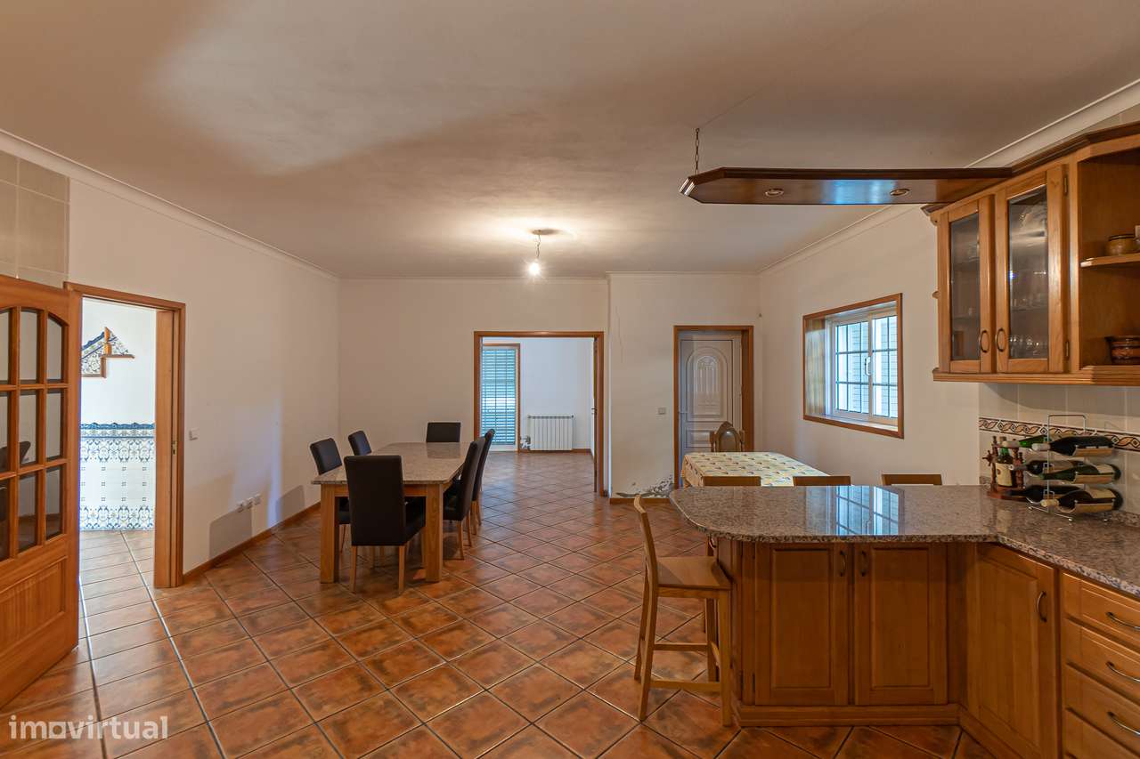 Moradia independente no centro de Alpendurada-23