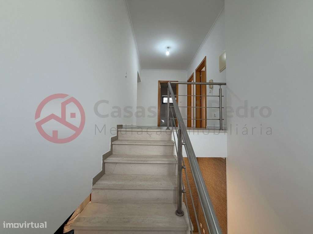 Moradia T5 remodelada no Feijó, Almada-35