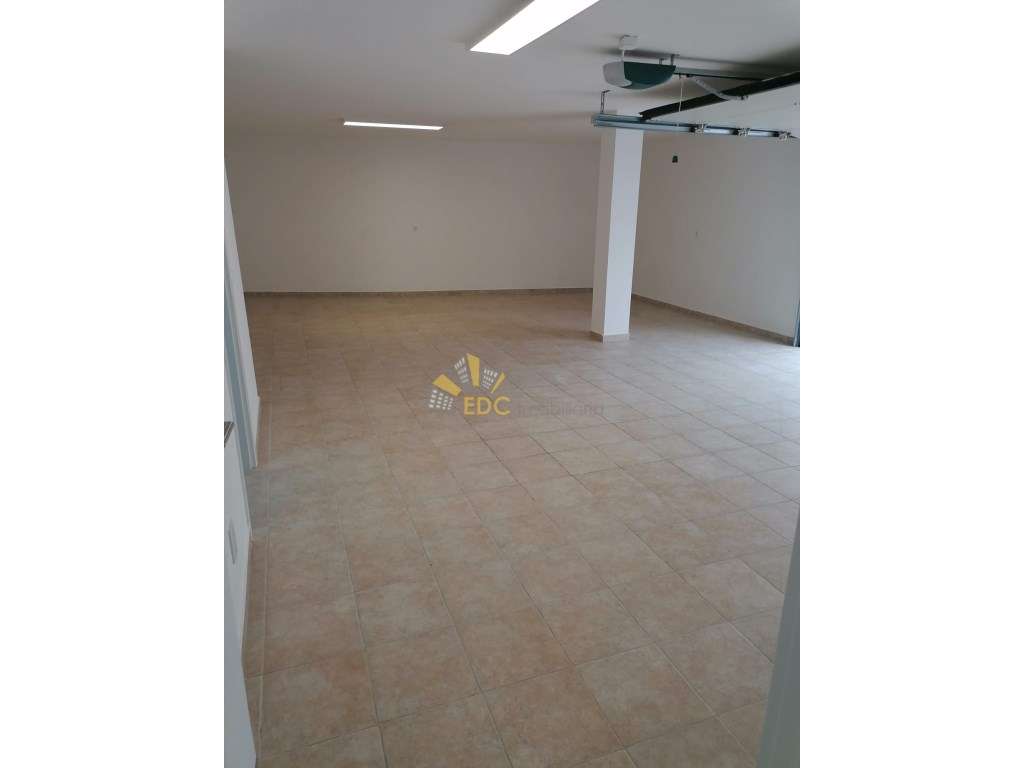 Moradia V3+1 Totalmente Remodelada no Centro da Ericeira e com vist...-41