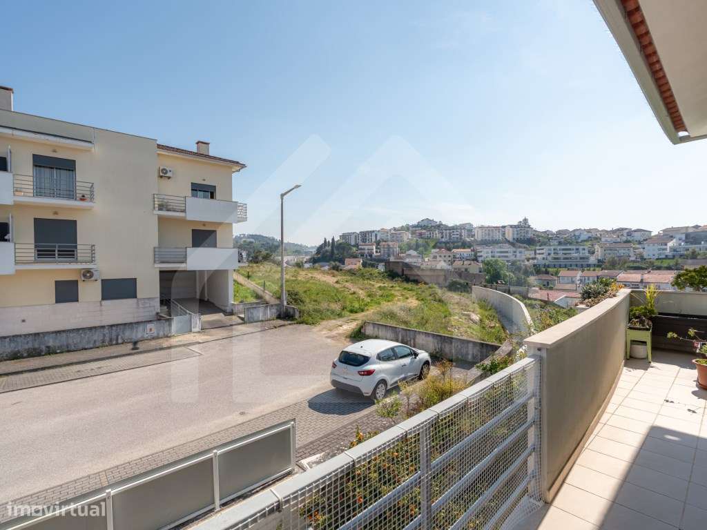 Apartamento T3 | Com aproveitamento de sótão | Alqueves-19