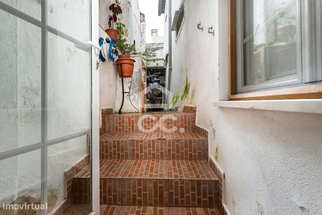 Moradia T2 com Saguão no Centro Histórico de Évora-11