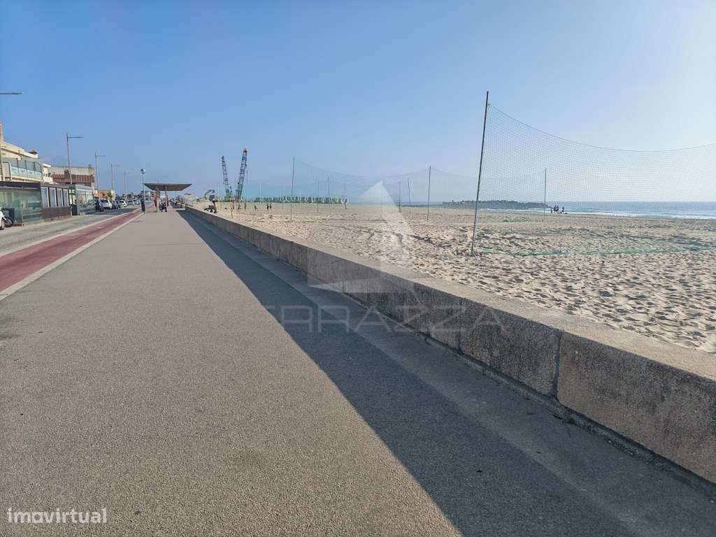 Moradia térrea T2 remodelada na Praia de Espinho-3