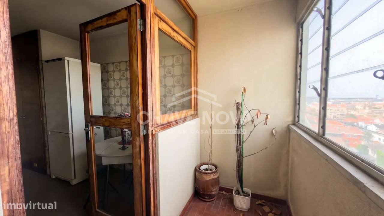 Apartamento t2 à venda na Rua Santa Luzia-12