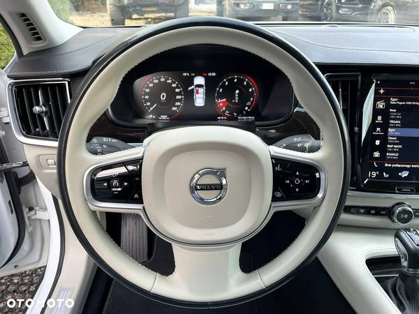 Volvo S90 T5 Momentum - 16