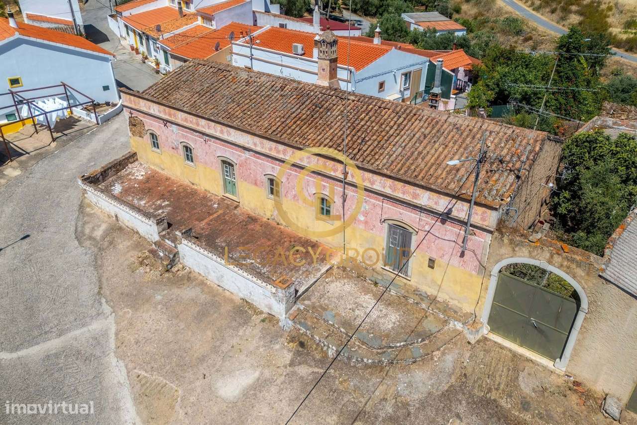 Moradia Devoluta c/8 Divisões e Terreno c/2840m2 - Vaqueiros, Alcoutim - Grande imagem: 2/60