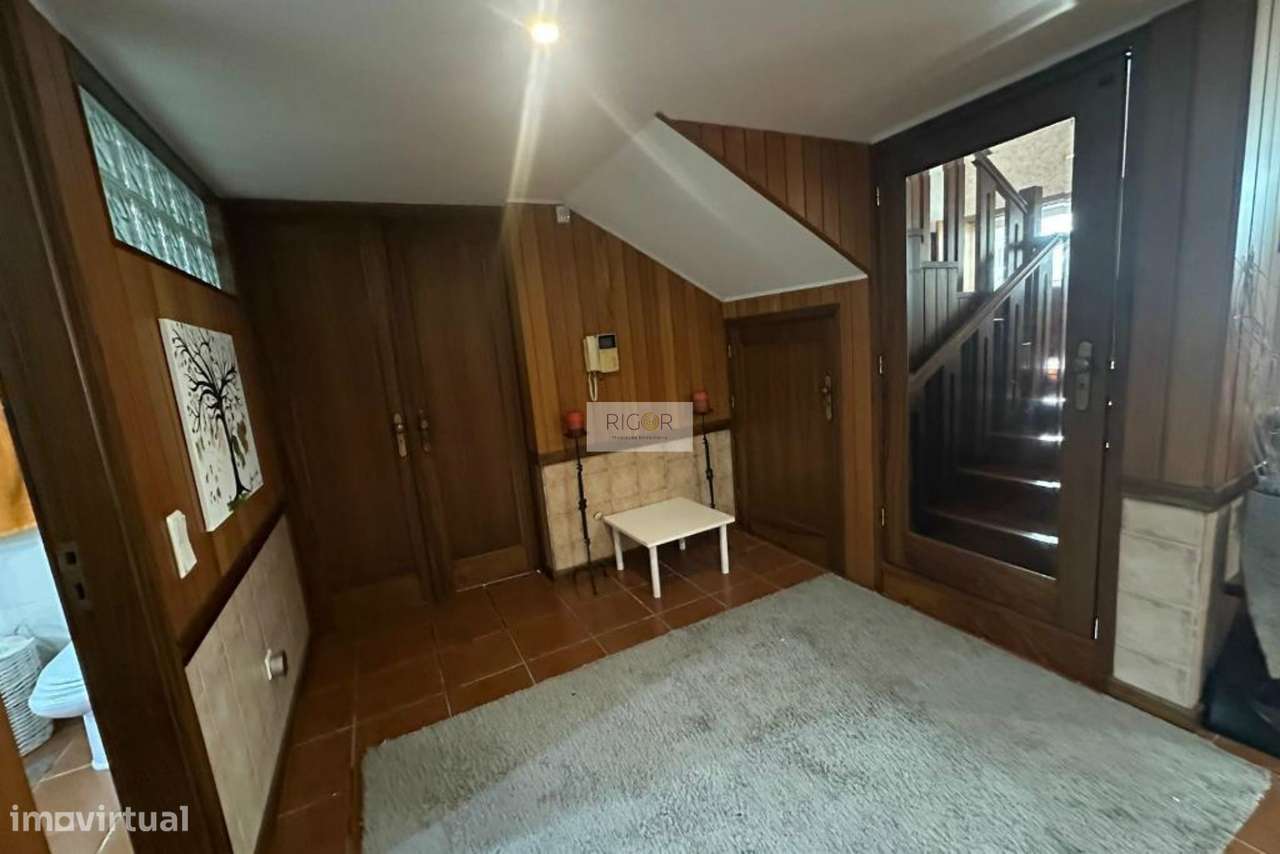 Moradia T4 de 4 frentes na cidade da Maia-25