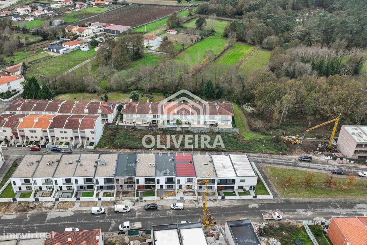 Lote de Terreno para moradia em banda em Soutelo, Vila Verde-11