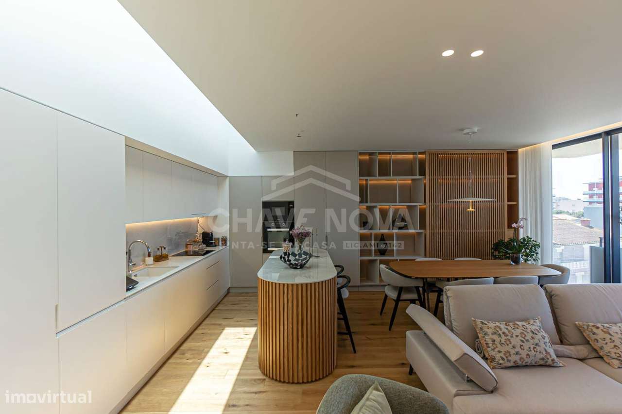 Apartamento T3 com varanda de 25 m² vistas Mar em todas as divisões - Grande imagem: 3/25