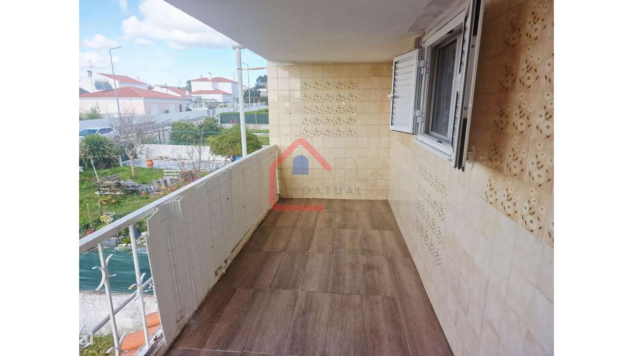 Moradia para Restaurar em Sesimbra-24