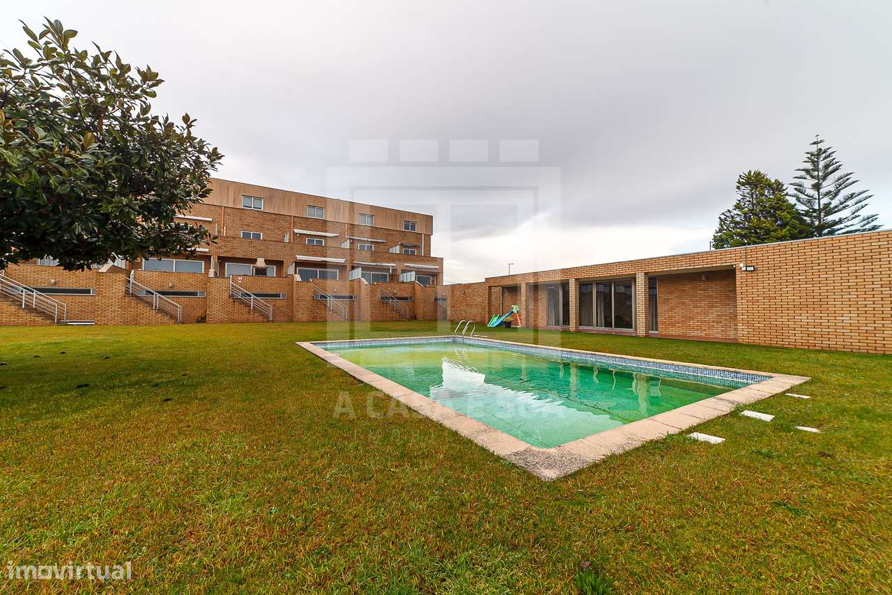 MORADIA T4+1 C/PISCINA EM COND FECHADO 3 FRENTES - Grande imagem: 4/44