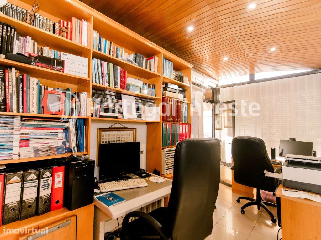 Excepcional apartamento de 4 assoalhadas na Cova da Piedade - Almada-26