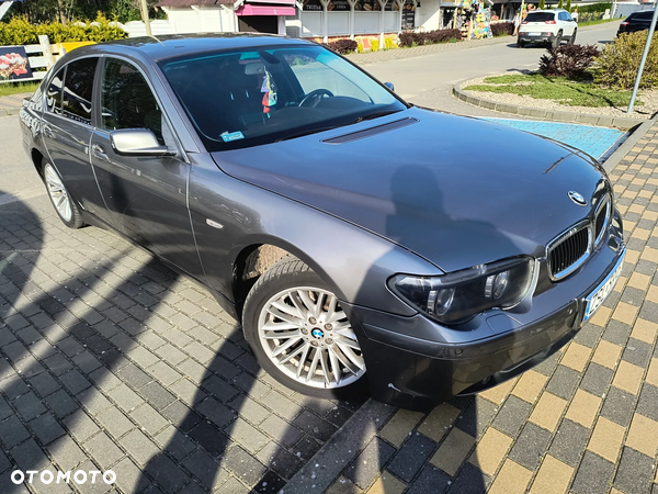 BMW Seria 7 735i - 4