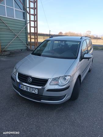 Volkswagen Touran 1.9 TDI Conceptline - 1