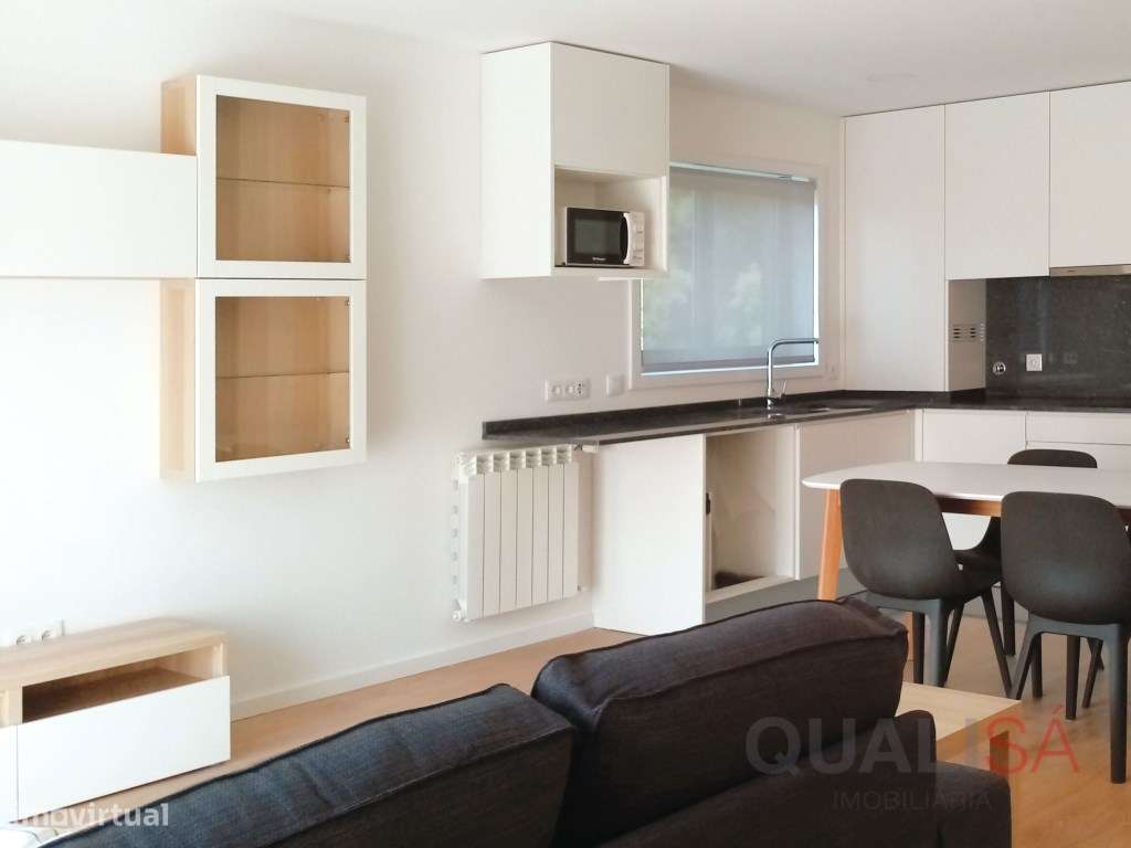 Apartamento T1 seminovo equipado e mobilado, com varanda e garagem ... - Grande imagem: 4/24