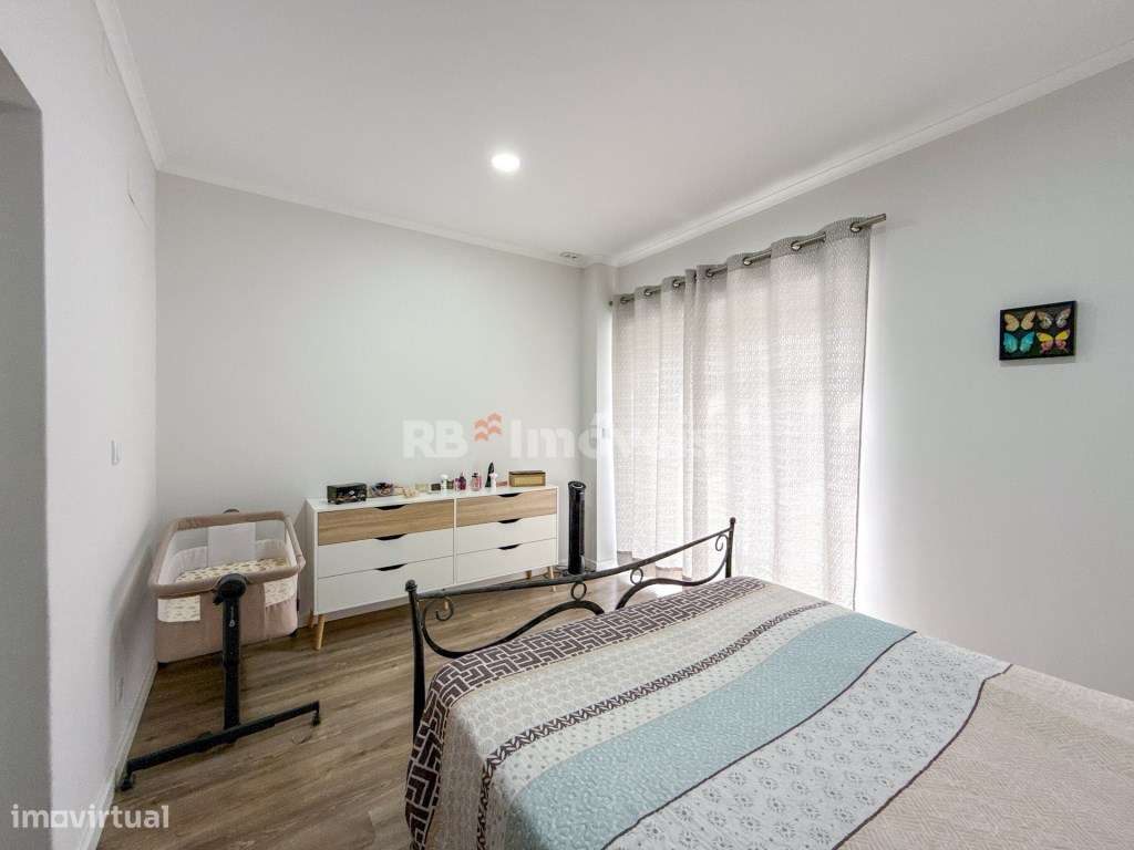 Apartamento T3 Remodelado c/ Varandas - Junto à Estação de Comboios...-24