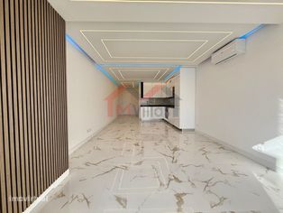 Apartamento T2 renovado com vista mar e garagem a 50m da praia - Qu... - Grande imagem: 3/27