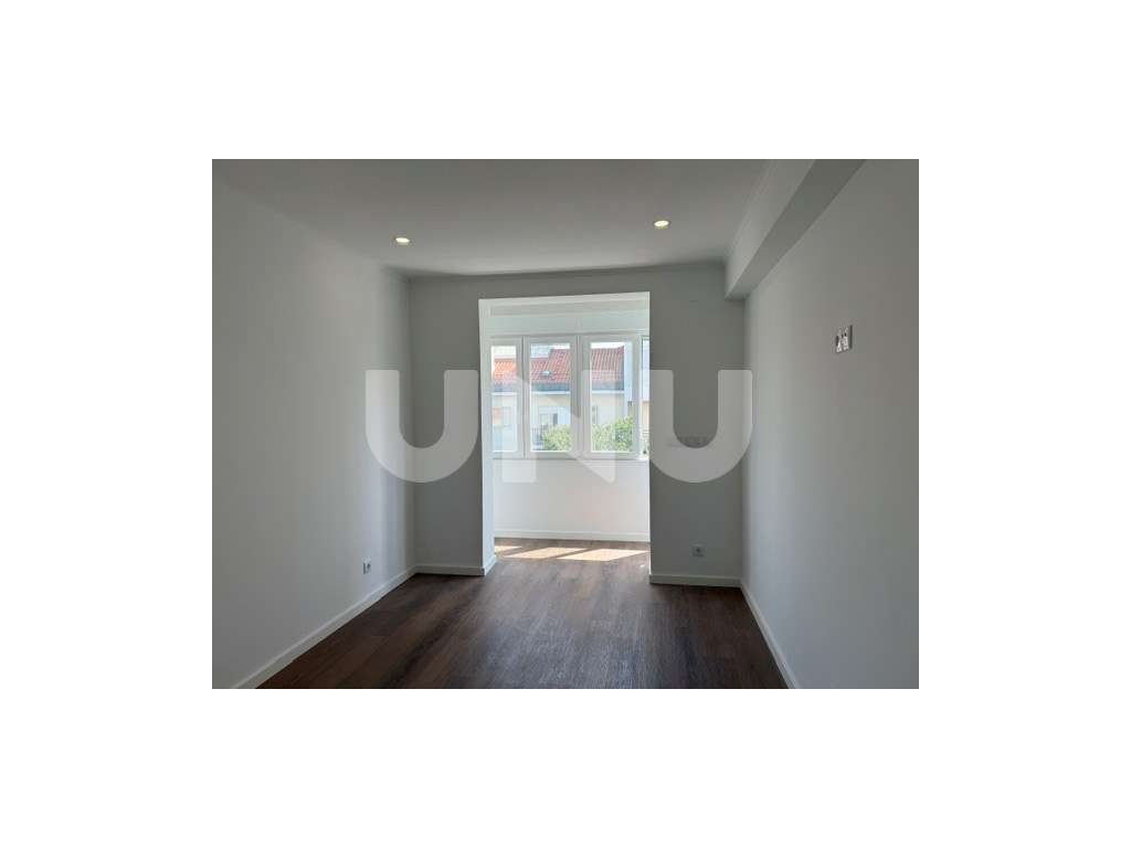 Apartamento T2 na Amadora com muita luminosidade-6