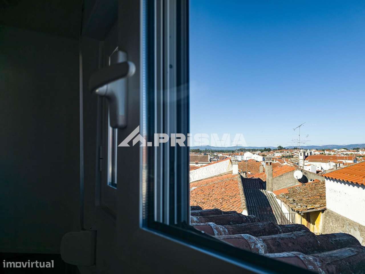 Moradia em banda para venda em Alcains-33