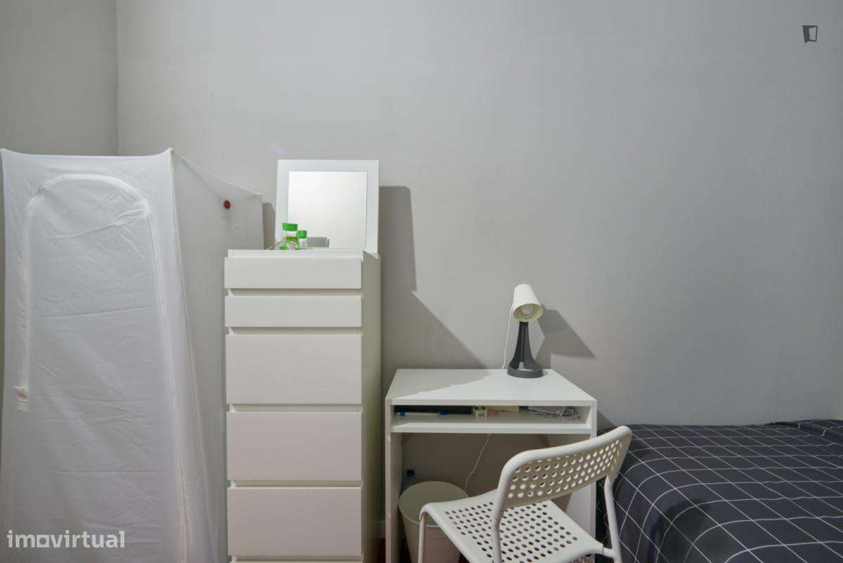 Quarto - localizado em Entrecampos Lisbon - Grande imagem: 3/10