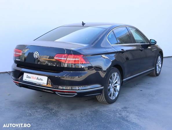 Volkswagen Passat 2.0 TDI DSG 4Motion R Executive - 2