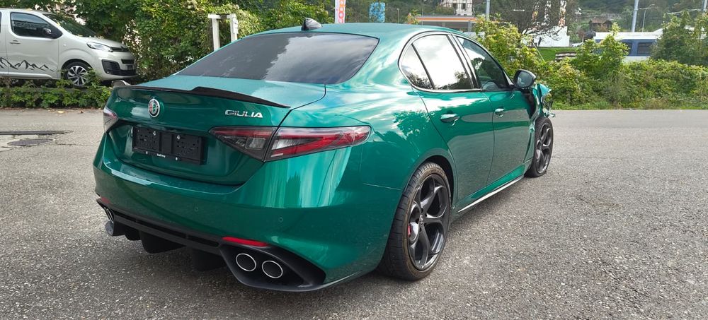 Alfa Romeo Giulia 2.9 V6 Bi-Turbo AT8 Quadrifoglio 2025