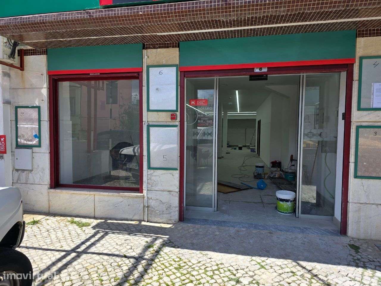 loja  com aprx.300 metros Almada com rendimento-10
