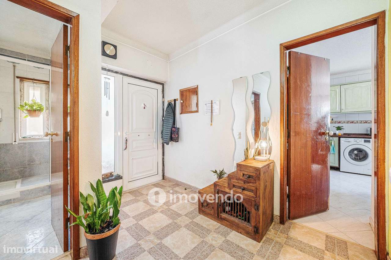 Moradia T3 mais Anexo T1 e Anexo T0 independentes, em Barcarena-32