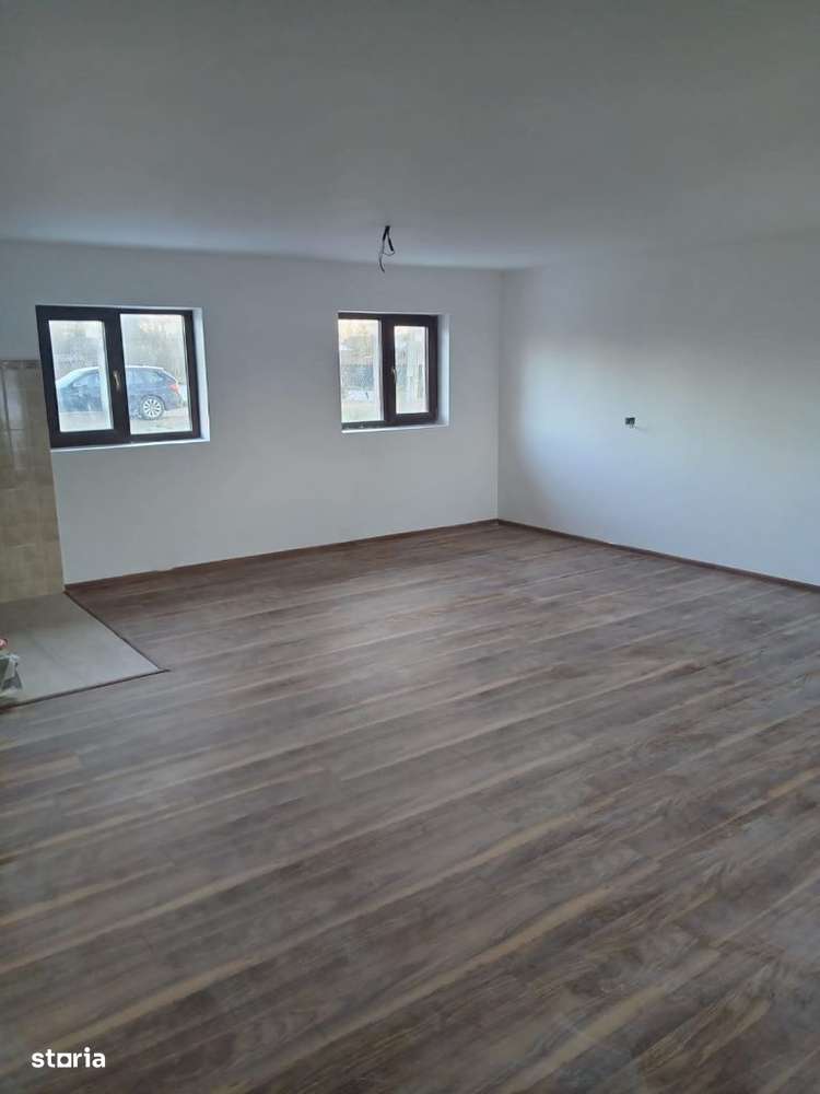 CASĂ 160 MP in Secuieni - Imagine principală: 4/11