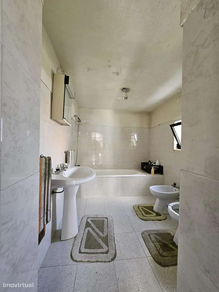 Moradia T2 + 1 com Quintal, Garagem e Anexo Sabugueiro, Arraiolos-13