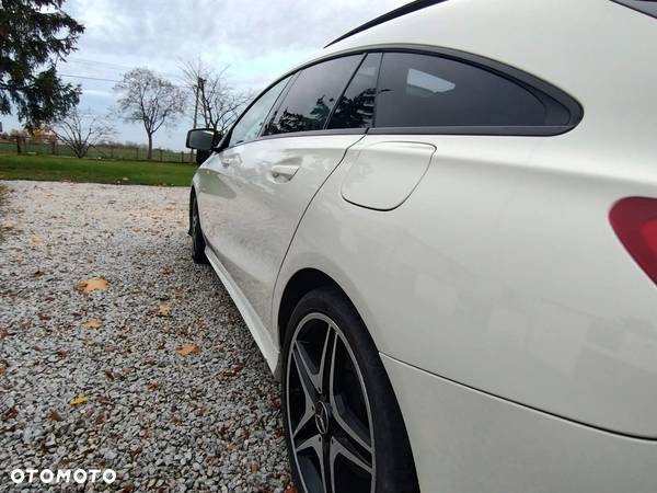 Mercedes-Benz CLA Shooting Brake 180 AMG Line - 2