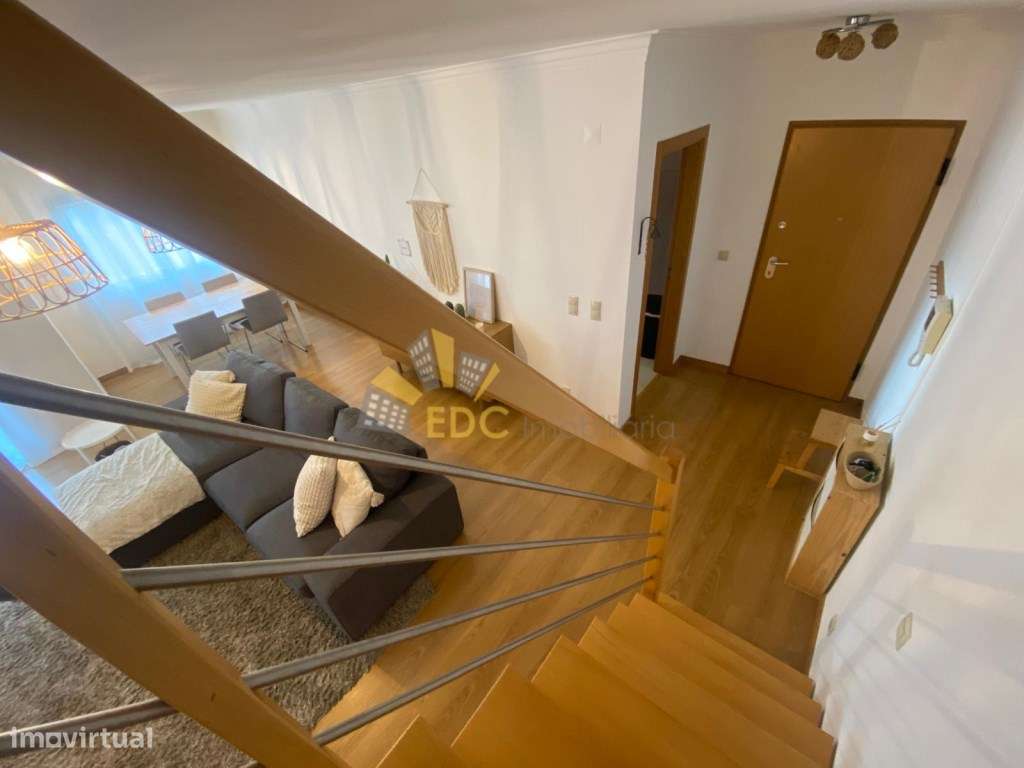 Apartamento Duplex T2+1 com Parqueamento, Arrecadação e Varanda | E...-37