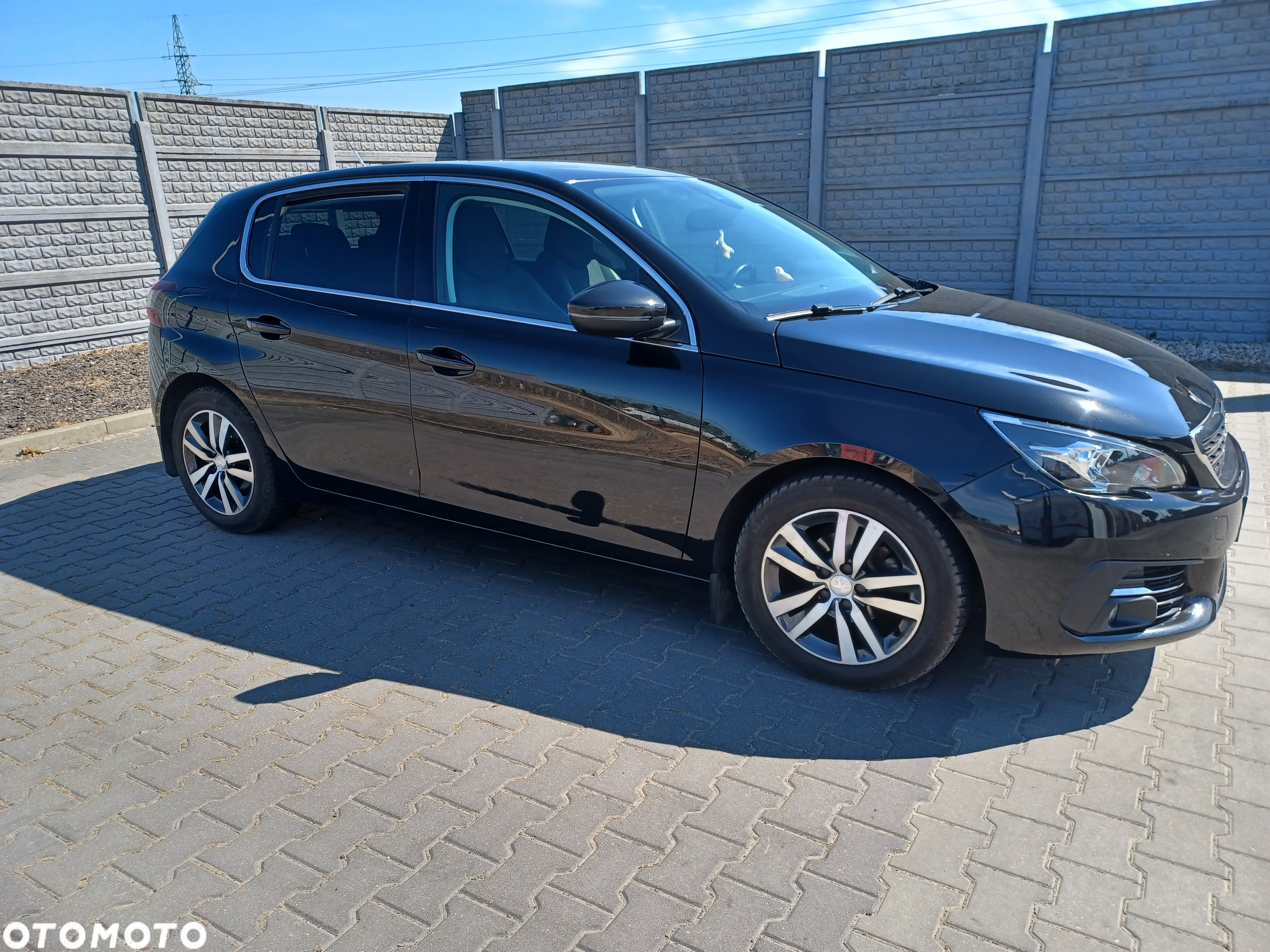 Peugeot 308 - 8