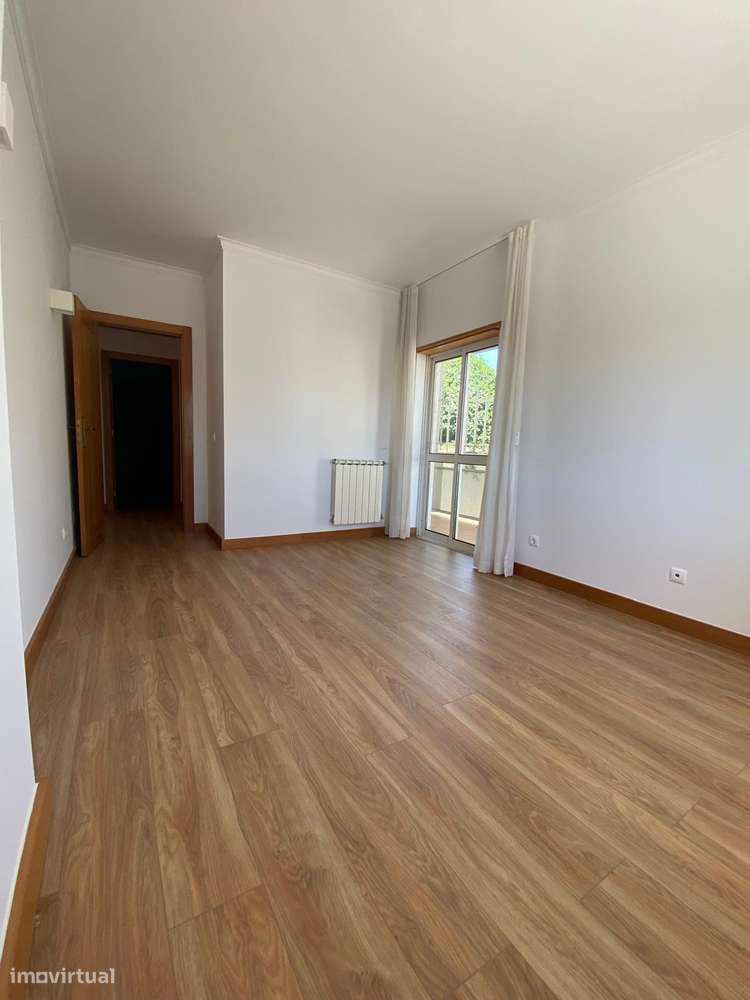 Excelente Apartamento T3 com ótimas áreas no Estoril - Grande imagem: 4/23