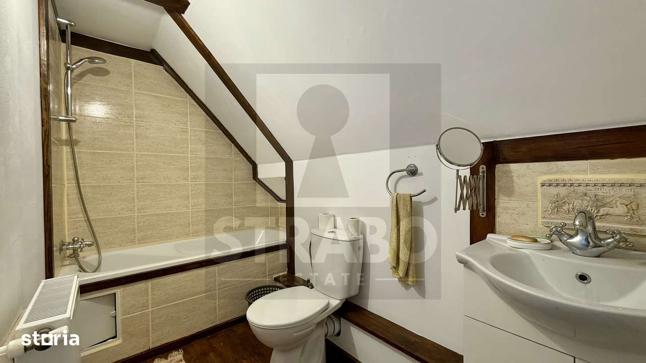 Casă unică de vânzare în Viscri la doar 250 m de casa regelui Charles-7