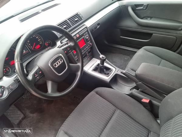 Audi A4 2.0 TDI Advance - 14