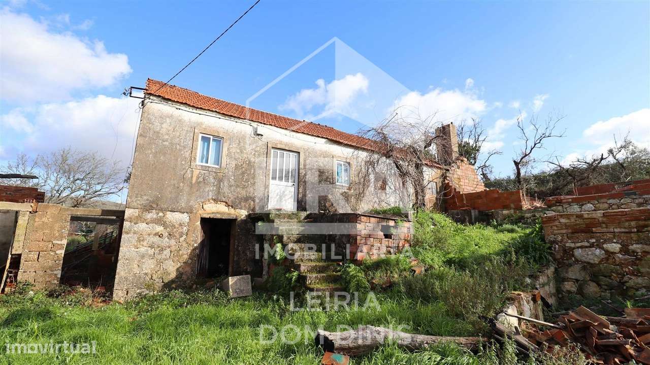Moradia T3 localizada próxima da vila de Freixianda-6