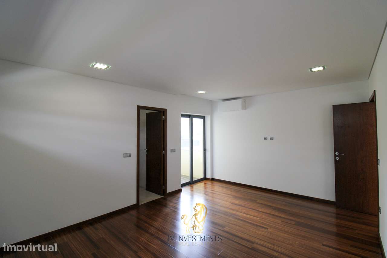 Moradia T5 Seminova-11