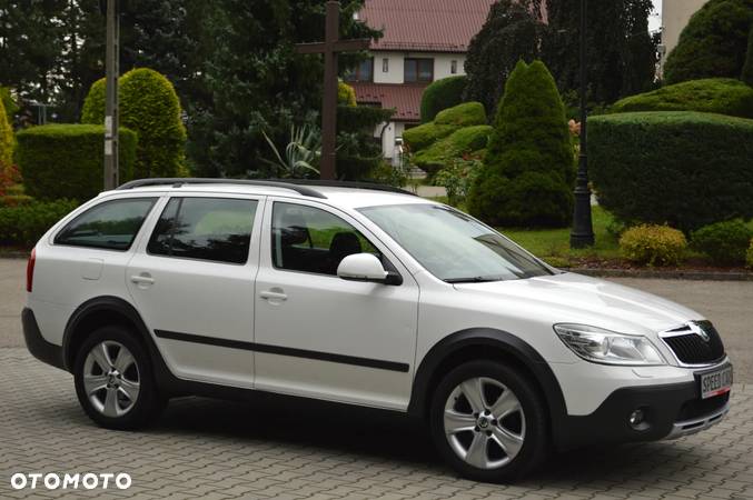 Skoda Octavia Combi 2.0 TDI DPF 4x4 Scout - 3