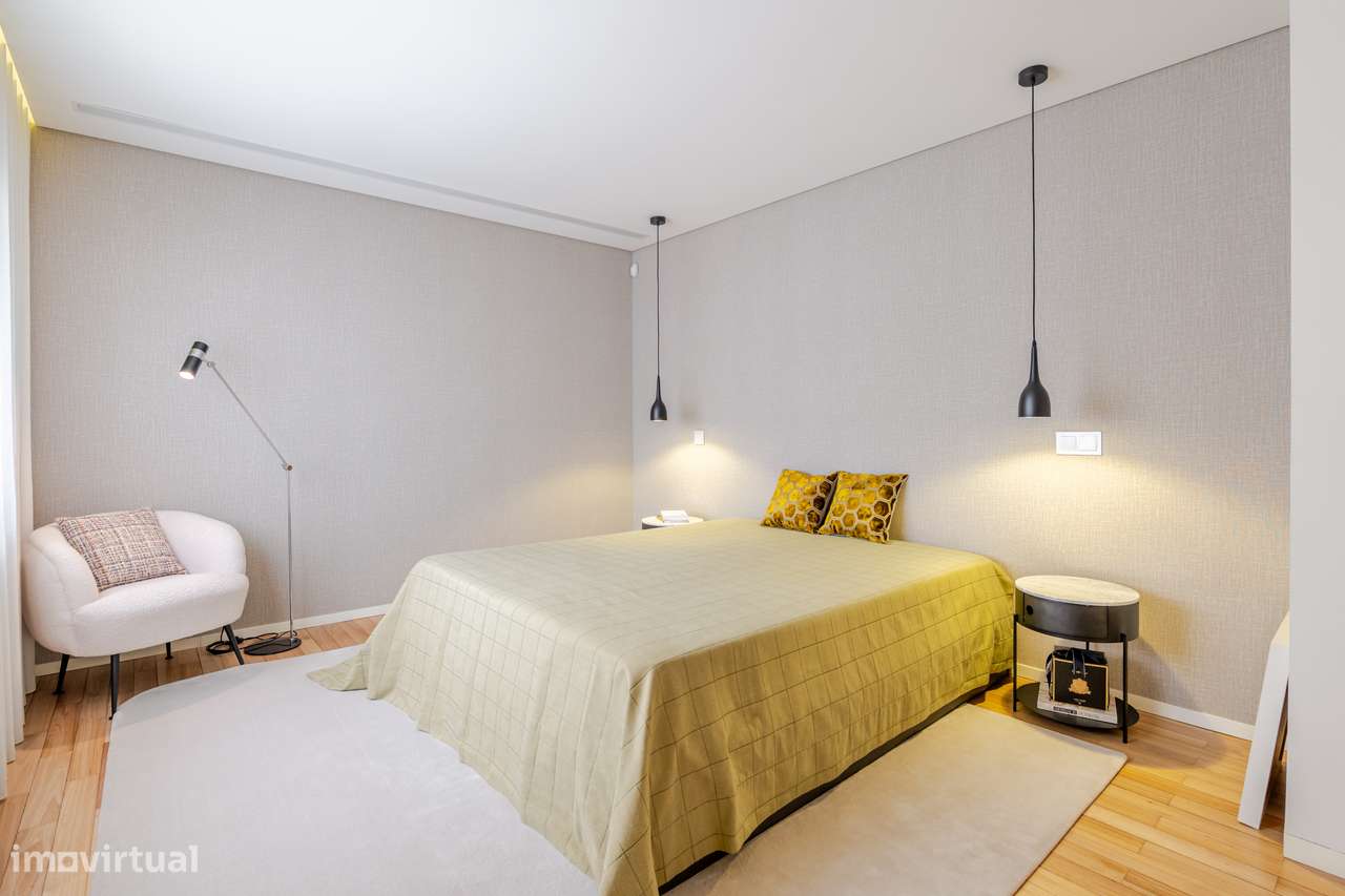 Moradia V4 em Braga,c/Suíte,Terraços e Garagem-13