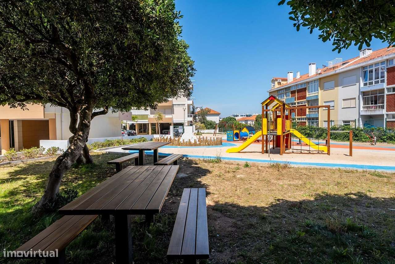T3 Remodelado com 2 Varandas em Cascais | Pronto a Habitar-22