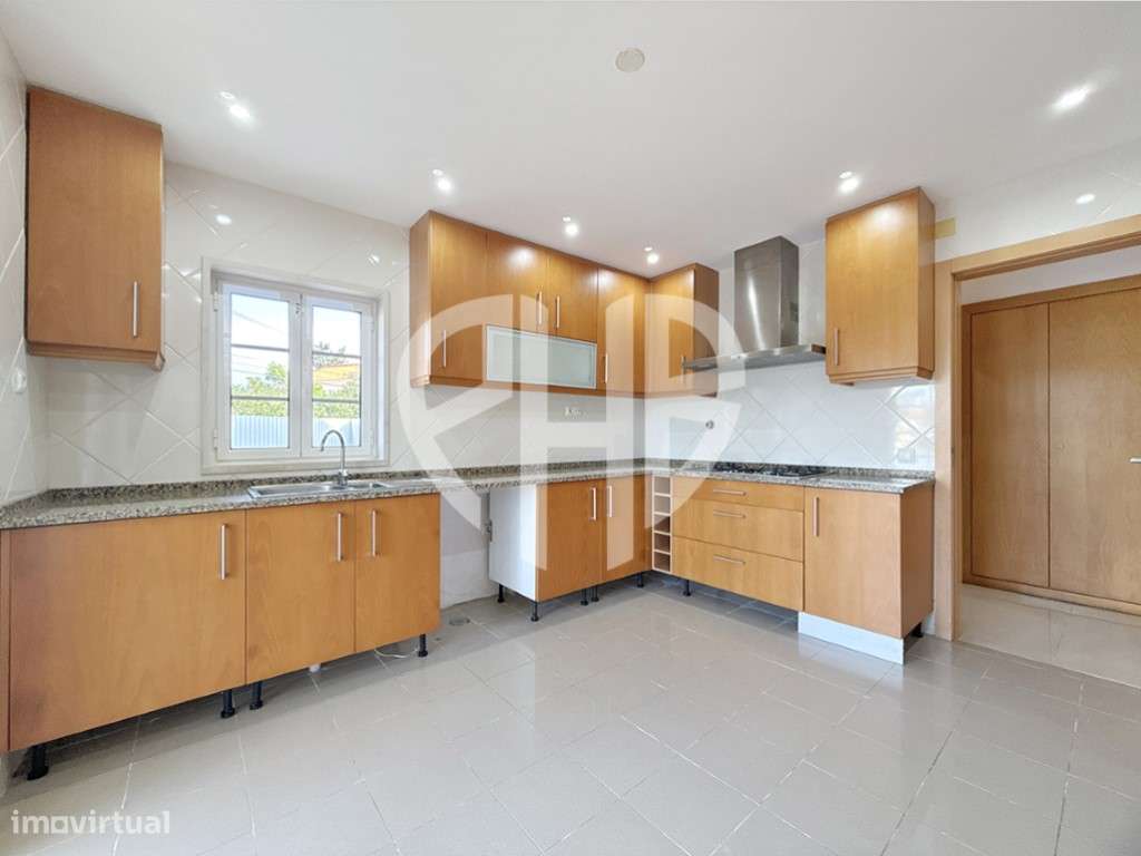 Moradia Geminada T4 // Condominio - Aldeia de Irmãos / Azeitão-14
