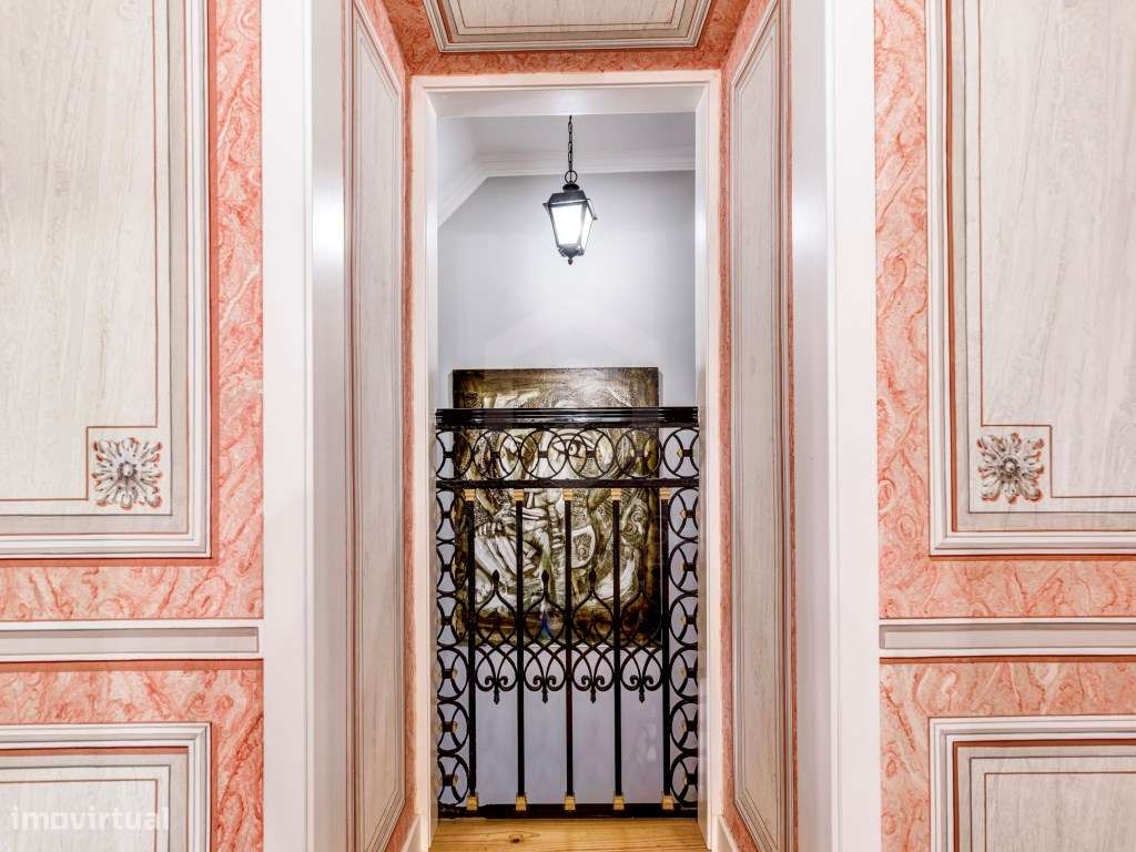 Moradia T4+1 no Centro da Vila Nogueira de Azeitão-33