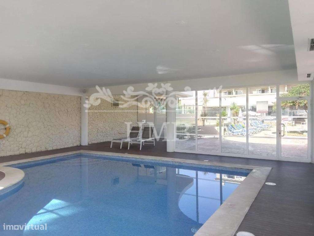 Apartamento T1+1 em Alvor, piscina e garagem-11
